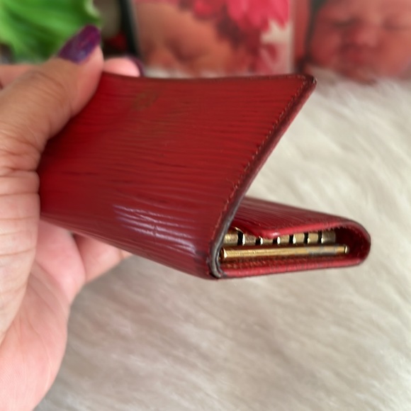 Louis Vuitton Red Epi 6 keychain. Date Code CA022 - Picture 12 of 13